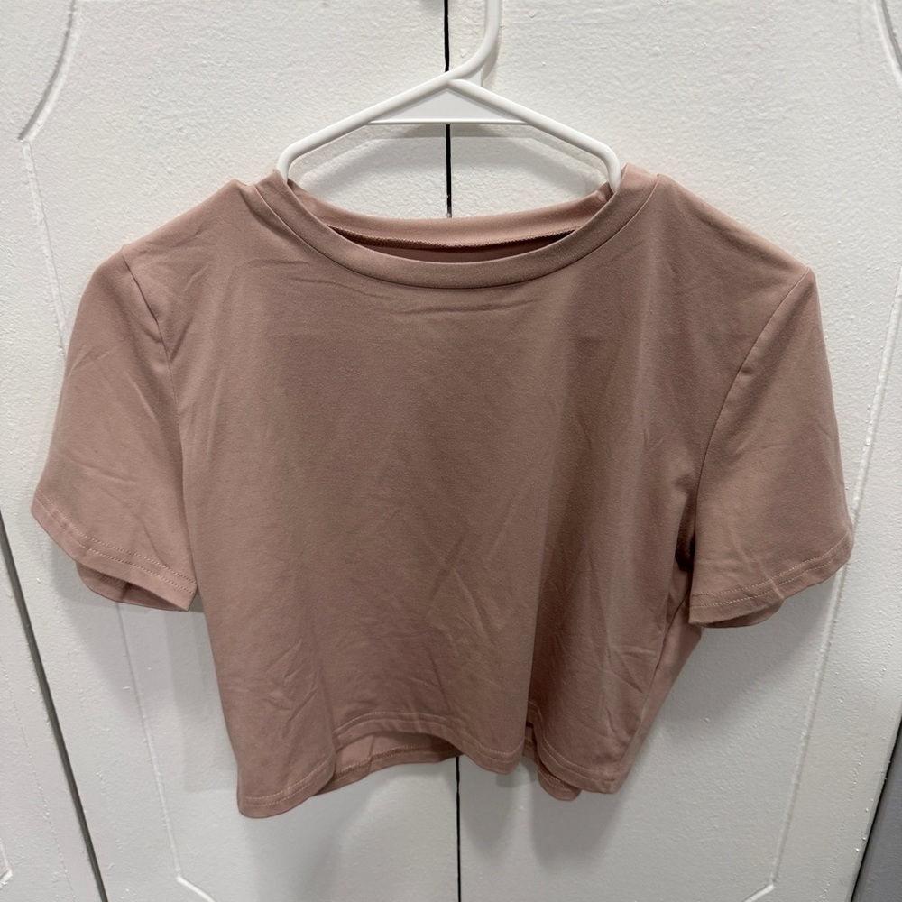 NWOT Unbranded Pink Cropped Short Sleeve Shirt
